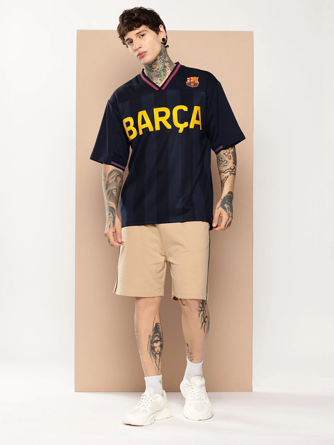FC Barcelona Vintage Football Oversized T-Shirt - Image 7
