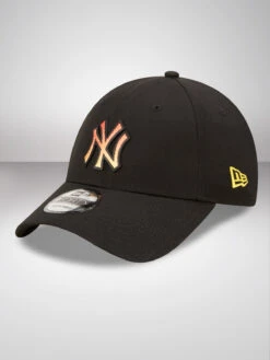 New York Yankees Gradient Infill Black 9FORTY Adjustable Cap