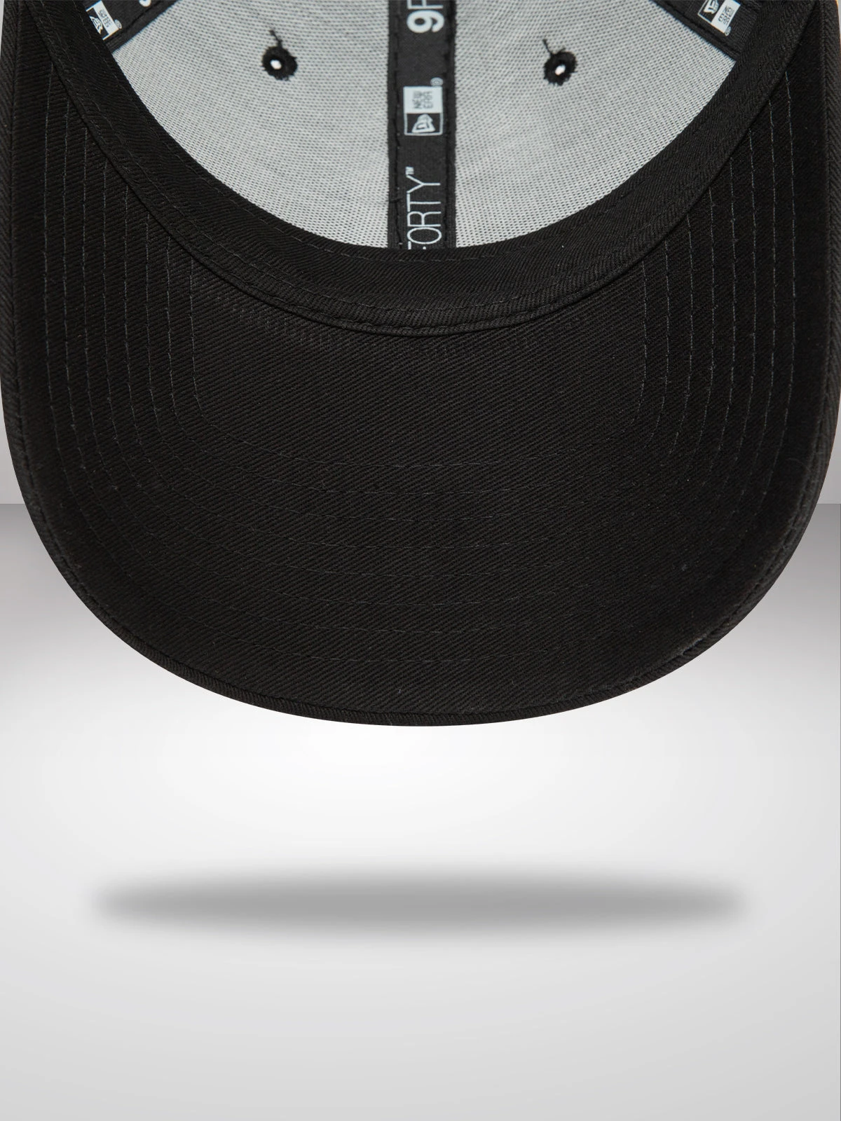 LA Lakers NBA Side Patch Black 9FORTY Adjustable Cap - Image 5