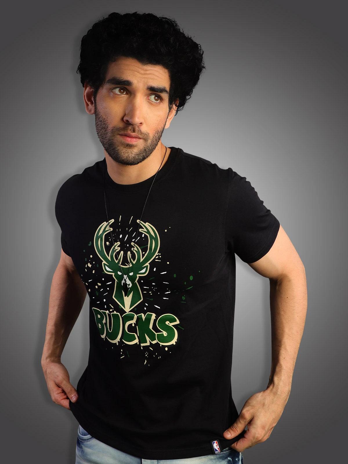 Milwaukee Bucks: Logo Drip T-Shirt - Black