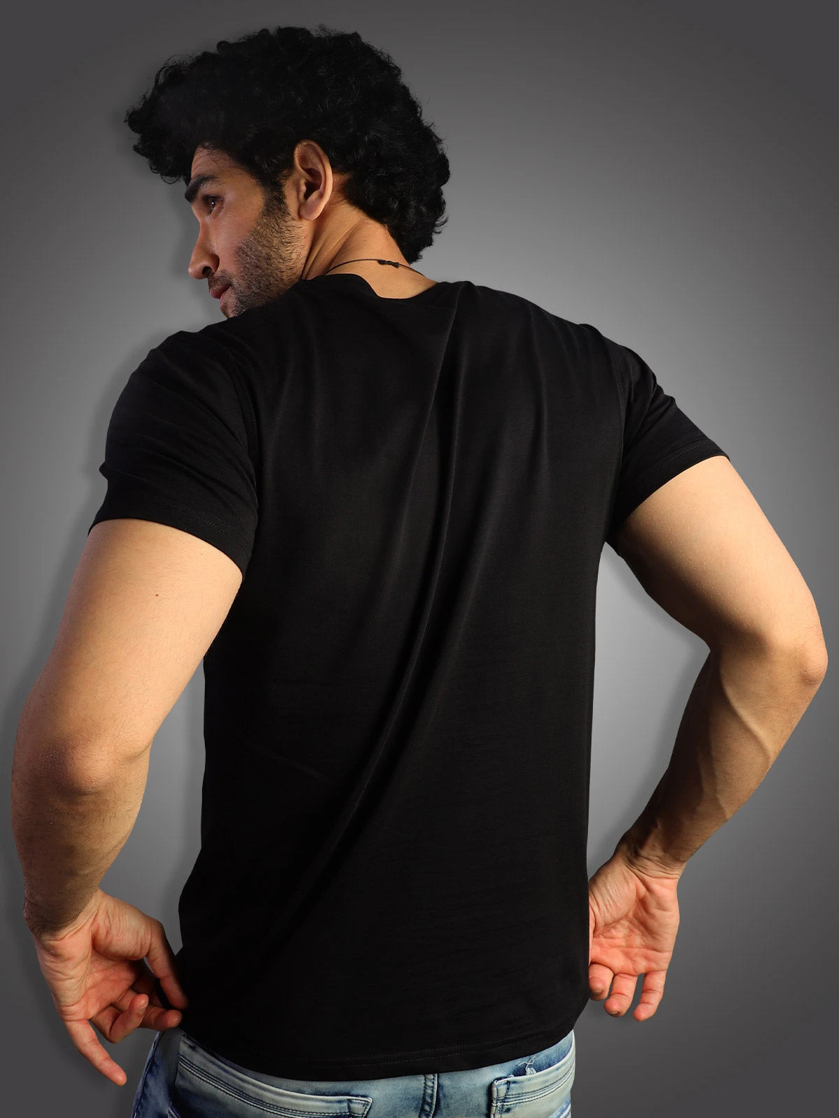 Milwaukee Bucks: Logo Drip T-Shirt - Black - Image 5